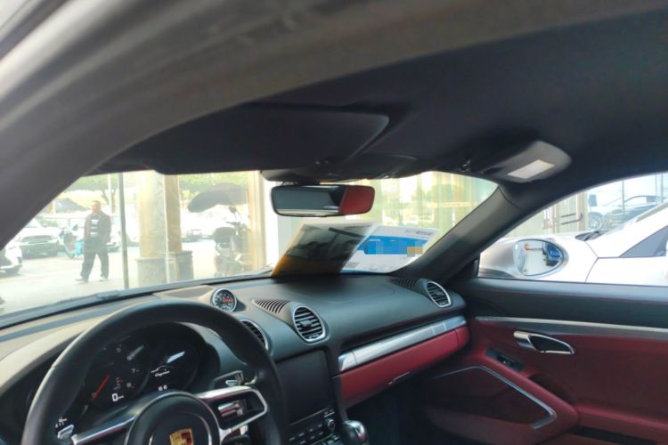 Used Porsche 718 2018 Cayman 2.0T
