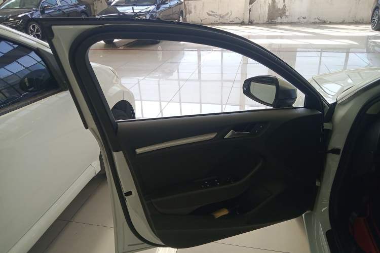 Used Audi A3 2015 Sportback 35 TFSI Millionth Anniversary Intelligent Leading Model
