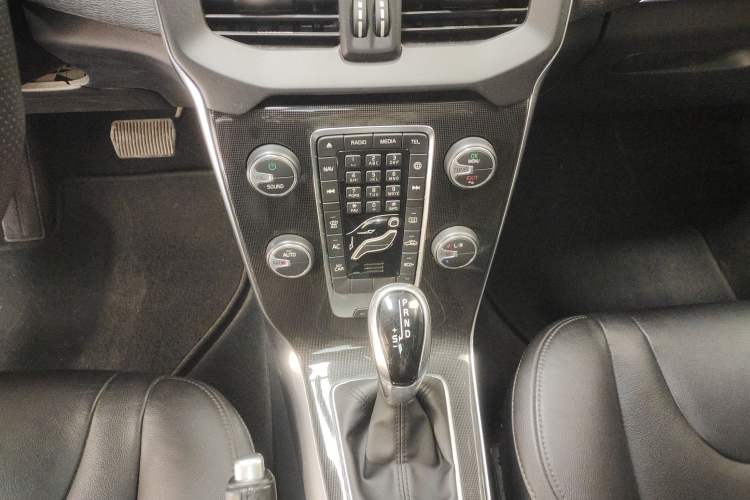 Used Volvo V40 2018 T3 Zhiyi Edition