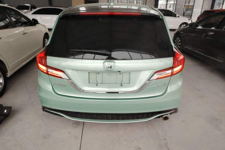 Used Honda Jade 2017 1.8L automatic Comfort version 5 seats
