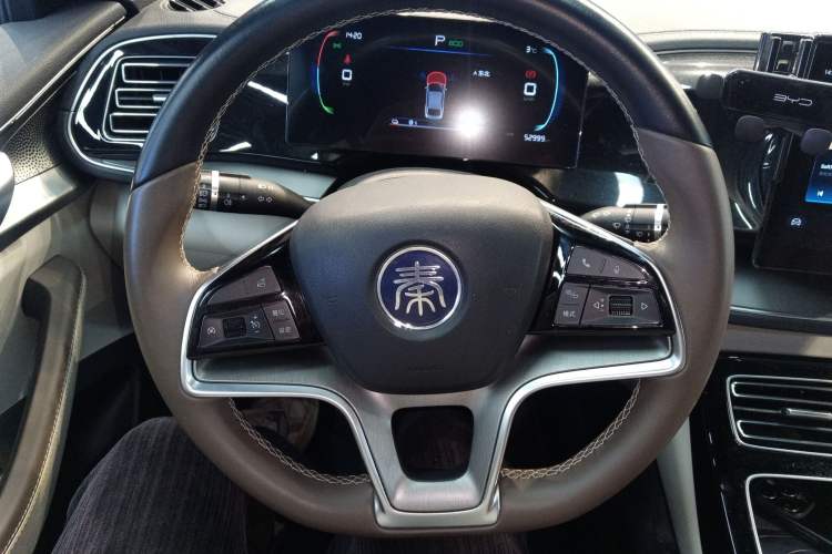 Used BYD Qin PLUS 2023 Champion Edition EV 420KM Leading Model
