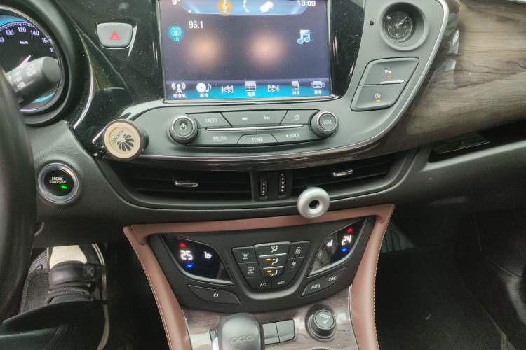 Used Buick Envision 2017 20T Two-Wheel Drive Elite Version