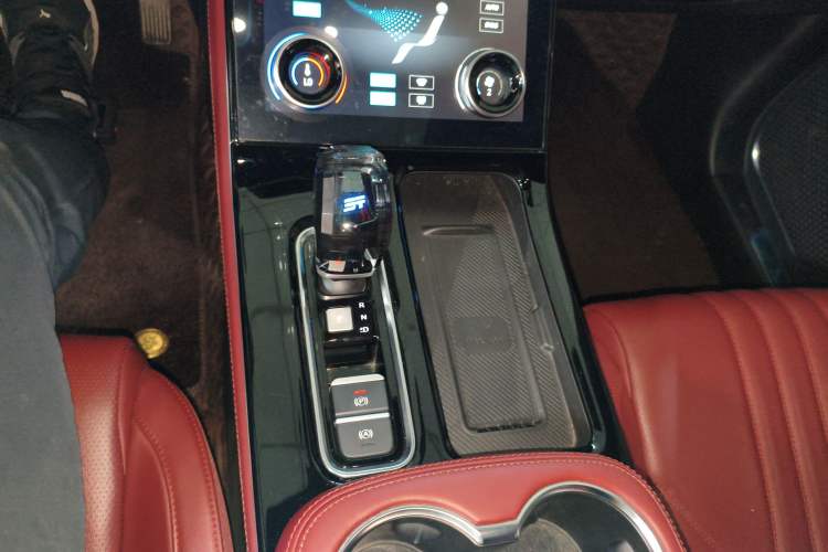 Used Jetour X70 PLUS 2025 1.5T Flagship Edition 5 Seats
