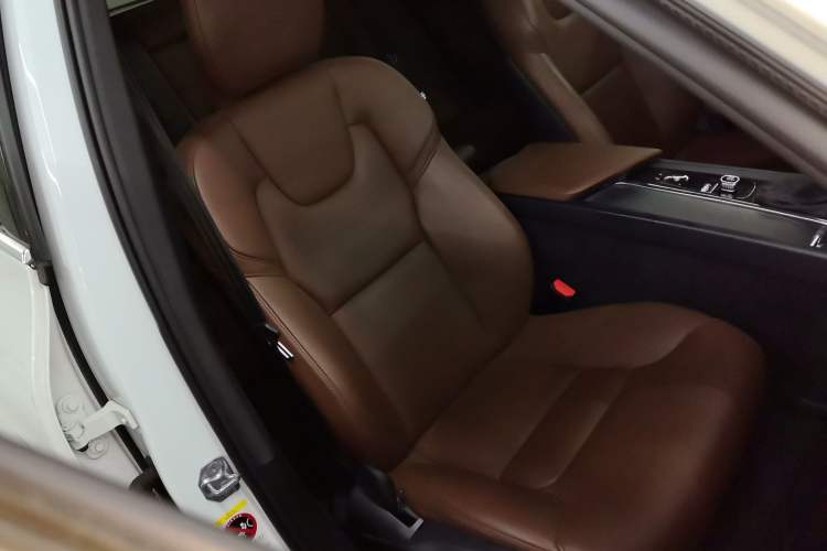 Used Volvo XC60 2020 T5 4x4 Zhiyi Luxury Edition