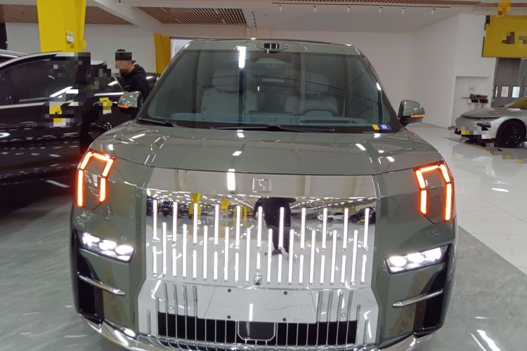 Used Zeekr 009 2024 Six-Seat Executive Version 4WD 140 kWh
