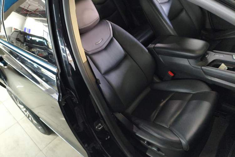 Used Cadillac XT5 2018 25T Luxury Model
