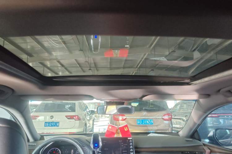 Used Toyota Avalon 2019 2.5L Touring Premium Version China VI Standard
