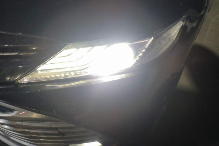 Used Toyota Camry 2018 2.0G Luxury Edition
