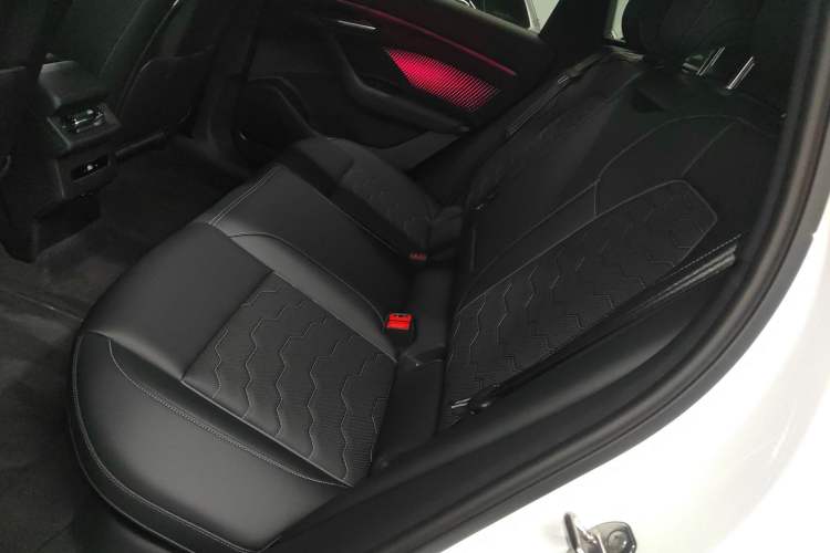 Used Audi Q6L e-tron 
