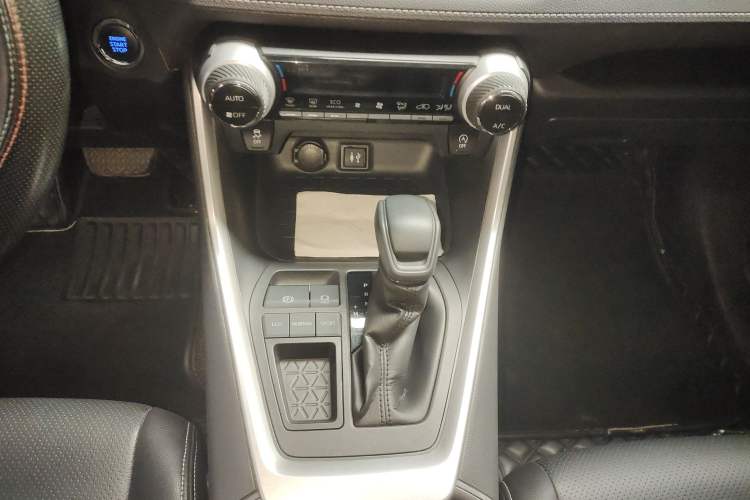 Used Toyota RAV4 2021 2.0L CVT Two-Wheel Drive Fashion Edition
