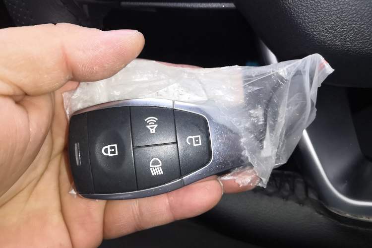 Used  BJ40 2023 2.0T Automatic Four-Wheel Drive Urban Hunter Edition Chivalrous Type
