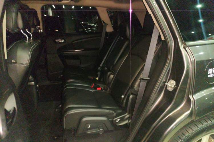 Used Dodge Journey 2015 2.0TD Four-Wheel Drive Luxury Edition
