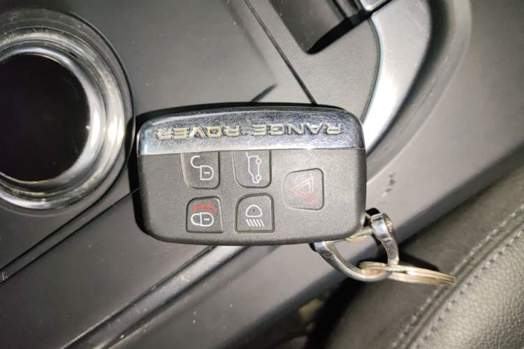 Used Land Rover Discovery Sport 2018 240 PS SE Version