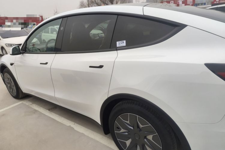 Used Tesla Model Y L 2025 Long-Range All-Wheel-Drive Version
