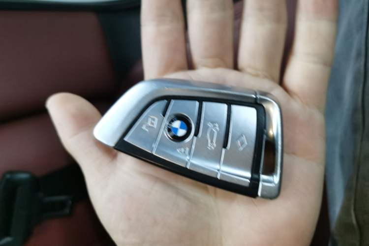 Used BMW 5 Series 2019 Facelifted 530Li Leading Edition M Sport Package
