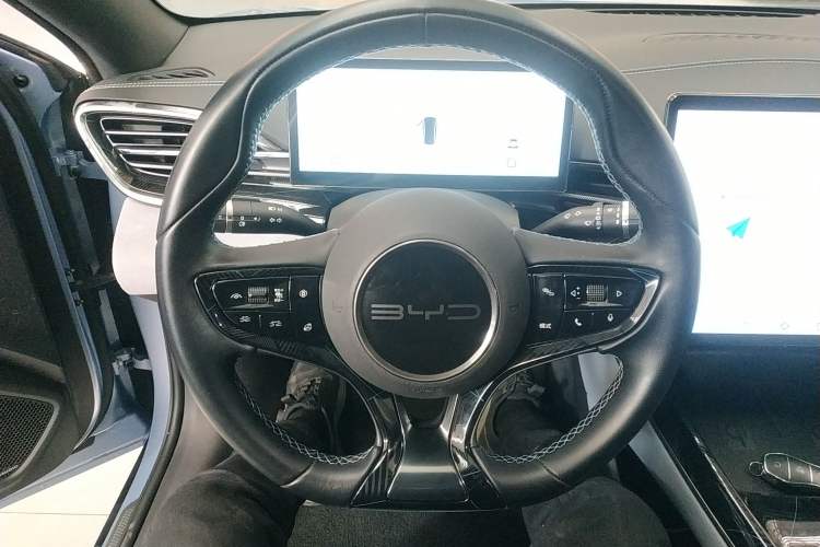 Used BYD Seal 2022 550 km Standard Range Rear-Wheel Drive Prestige Version
