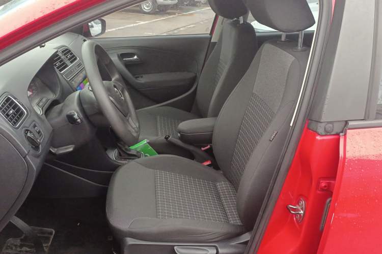 Used Volkswagen Polo 2014 1.6L Automatic Comfort Edition
