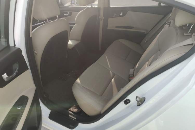 Used Kia K4 2014 1.8L Automatic GLS
