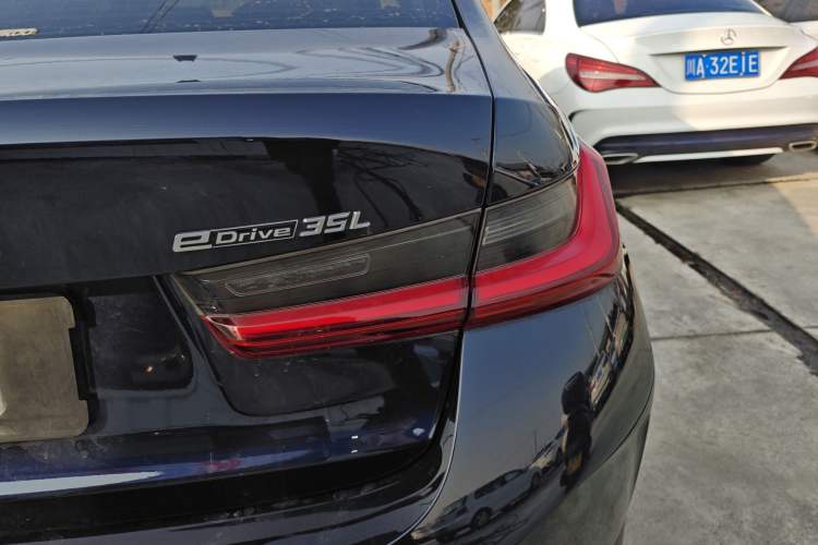 Used BMW i3 2022 eDrive 35 L
