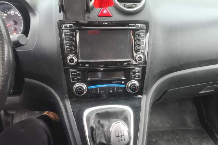 Used Haval H6 2015 Upgraded Model 1.5T Manual Two-Wheel Drive Elite Version