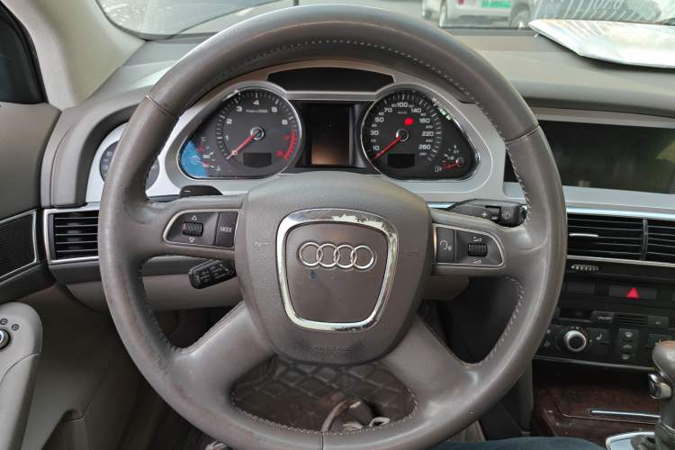Used Audi A6L 2011 2.0 TFSI automatic Comfort trim
