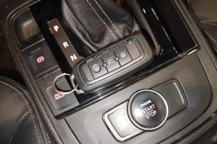 Used Qoros 5 2018 Revised Version 1.6T Automatic Leading Edition