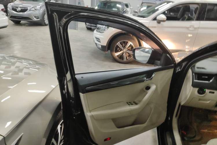 Used Skoda Octavia 2015 1.4TSI DSG Elegance Edition
