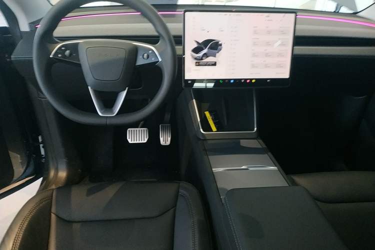 Used Tesla Model Y 2025 Rear-Wheel-Drive Version