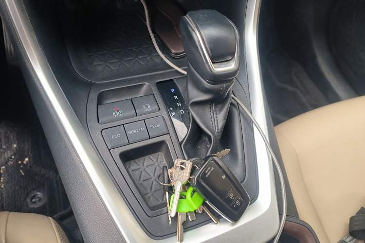 Used Toyota RAV4 2022 2.0L CVT Two-Wheel Drive Fashion Plus Edition