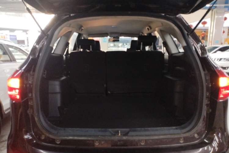 Used JMC Yusheng S350 2016 2.0T Automatic Two-Wheel Drive Gasoline Luxury Edition 5 Seats
