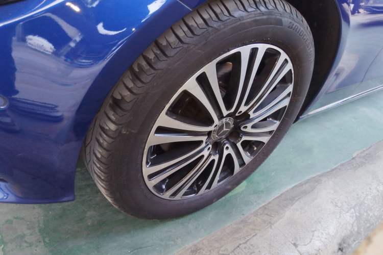 Used Mercedes-Benz C-Class 2017 Facelift C 200 L
