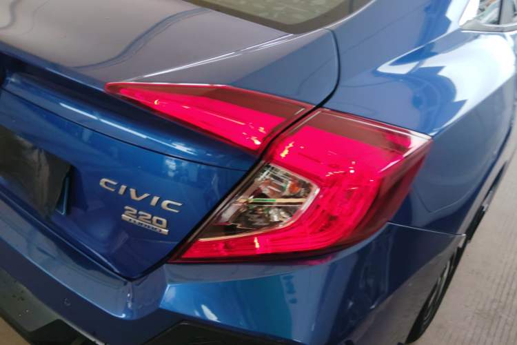 Used Honda Civic 2016 220TURBO CVT Luxury Edition
