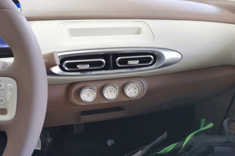 Used Wuling Hongguang MINIEV 2025 Four-Door Version Advanced Edition
