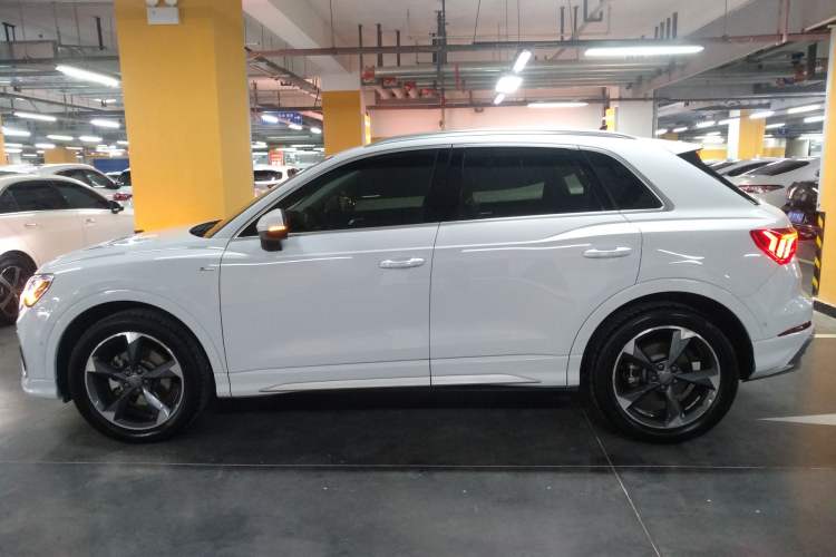 Used Audi Q3 2021 35 TFSI Fashion Dynamic Model
