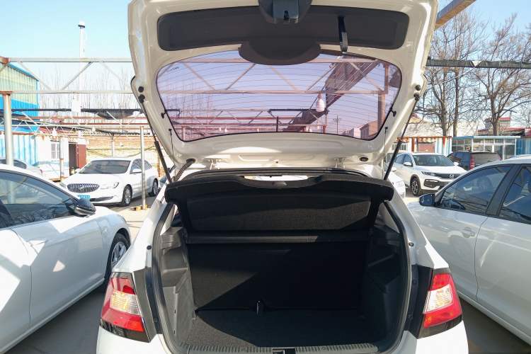 Used Skoda Fabia 2017 1.4L Automatic Car Enjoy Edition
