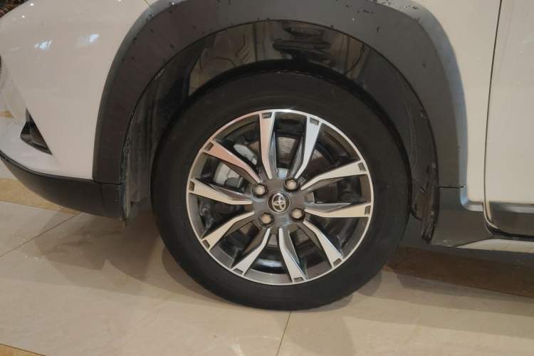 Used Toyota YARiS L 2021 X-Trail 1.5L CVT Luxury Edition
