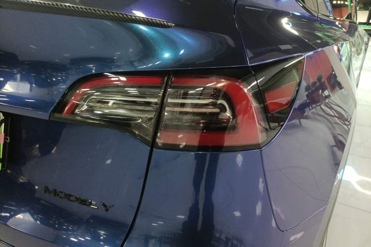 Used Tesla Model Y 2023 Long-Range All-Wheel-Drive Version
