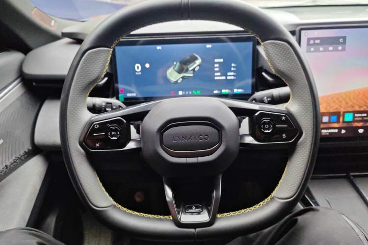 Used Lynk & Co 08 EM-P 2023 120km Long-Range Pro