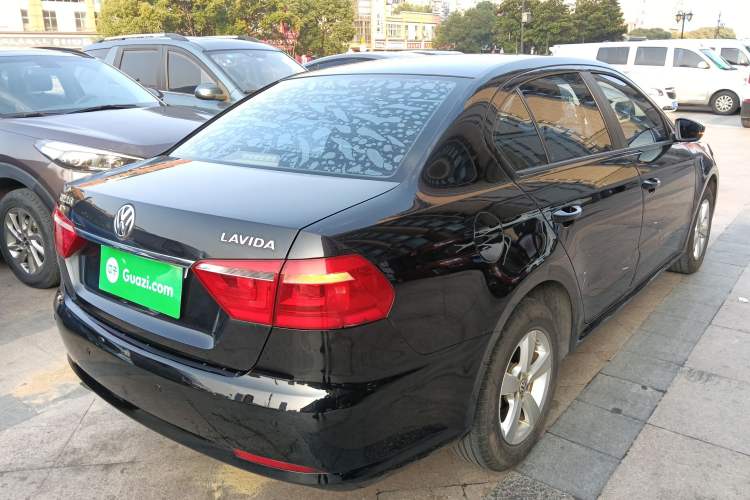 Used Volkswagen Lavida 2013 Revised Classic 1.6L Manual Fashion Edition