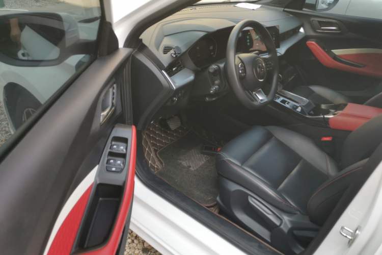 Used MG 5 2021 180 DVVT CVT Youth Luxury Edition
