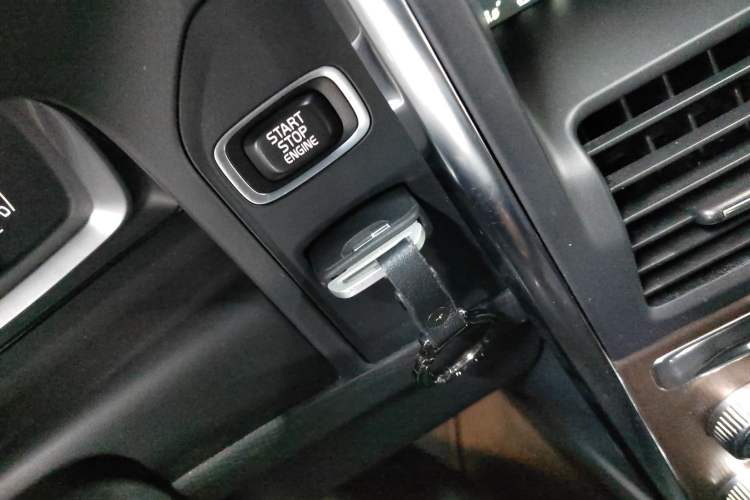 Used Volvo XC60 2016 T5 Smart Upgrade Model