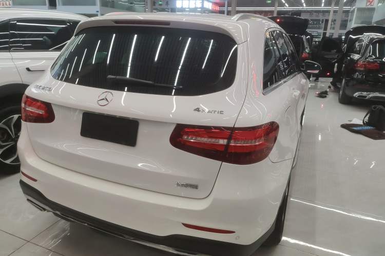 Used Mercedes-Benz GLC 2017 GLC 260 4MATIC Luxury Model