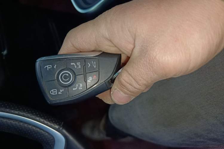 Used Buick Century 2023 2.0T Six-Seater Yinshi Edition
