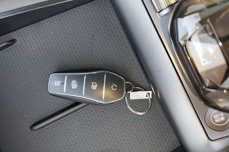 Used BYD Qin L 2025 DM-i Smart Drive 80KM Superior Model
