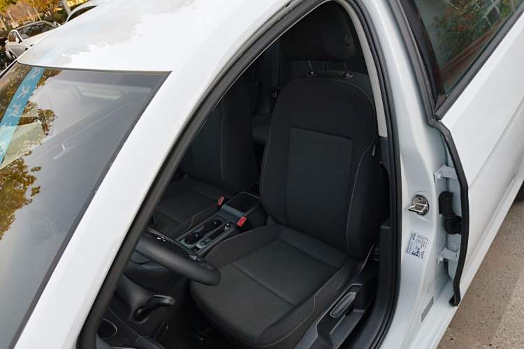 Used Volkswagen Golf 2016 1.6L Automatic Fashion Model
