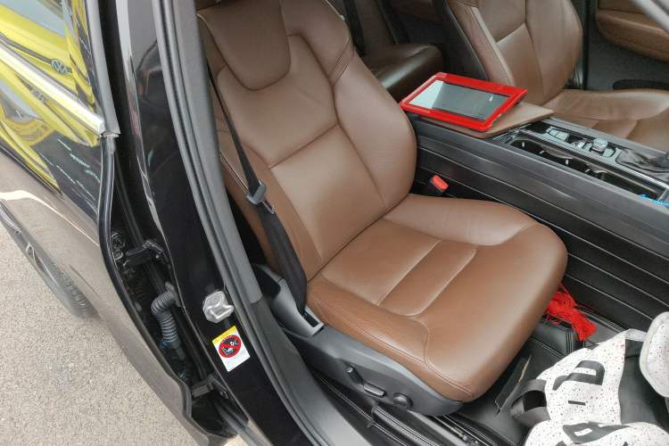 Used Volvo XC60 2019 T5 4x4 Smart Edition China V Standard
