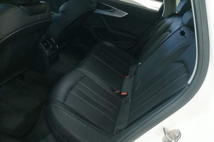 Used Audi A4L 2020 40 TFSI Fashion Dynamic Model
