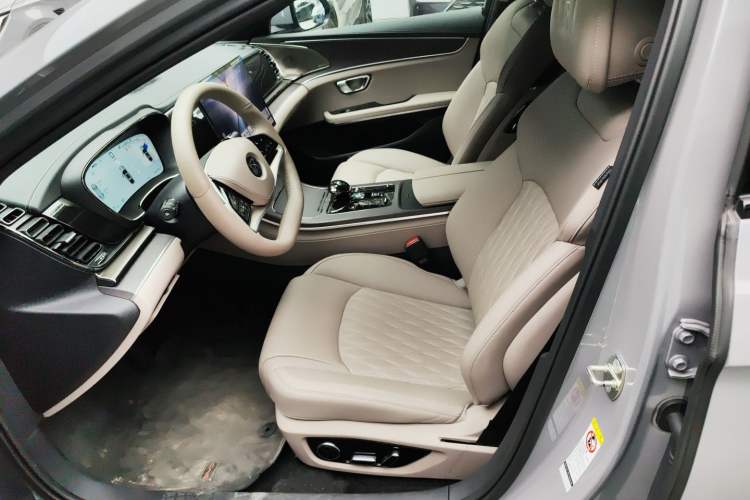 Used BYD Han 2025 EV with 701 km of Laser Radar-Enabled Intelligent Driving
