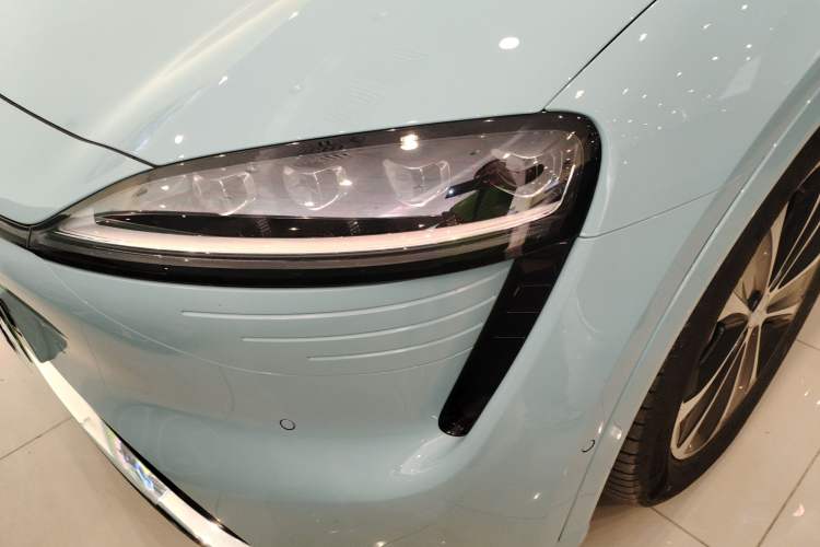 Used Hima Luxeed R7 2025 Range-Extended Version 251 km Max