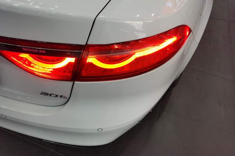 Used Jaguar XFL 2019 XFL 2.0T 200PS Two-Wheel-Drive Luxury Edition
